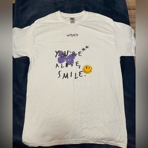 Gildan tee shirt size medium